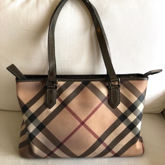 Burberry Handbags - Burberry Nova Check tote